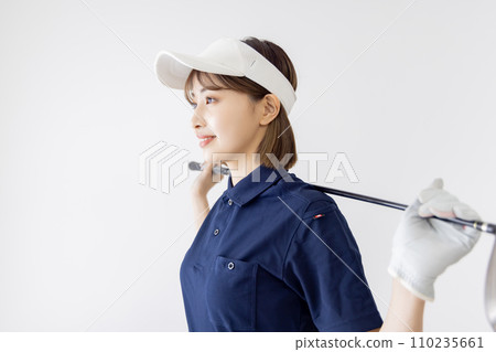 golf woman 110235661