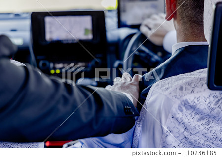 Troubles between taxi drivers and customers Troubles between taxi drivers and customers 110236185