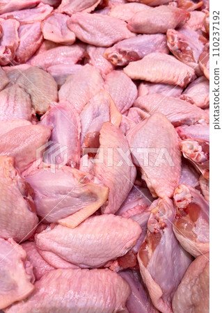 Uncooked chicken wings. Raw chicken meat 110237192