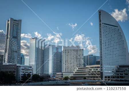 從橫濱雙髻鯊看的港未來建築 從橫濱雙髻鯊看的港未來建築 110237550