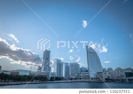從橫濱雙髻鯊看港未來 從橫濱雙髻鯊看港未來 110237551
