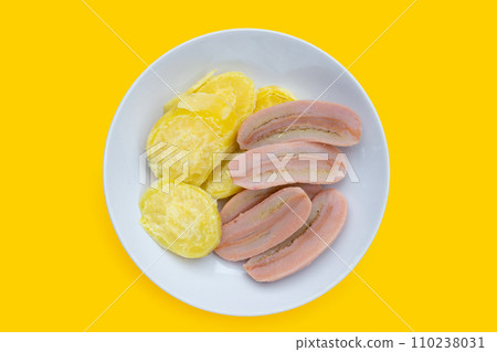 Boiled bananas with boiled sweet potatoes. Delicious fruit dessert 110238031