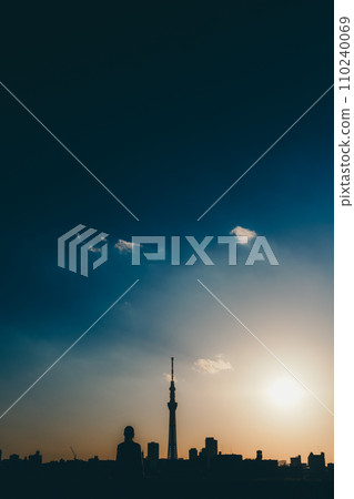 晴空塔剪影照片 110240069