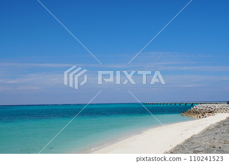 Blue sky and 17END beach Shimoji Airport 110241523