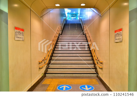 東北澤站檢票口 站內 小田急線 東北澤站檢票口 站內 小田急線 110241546