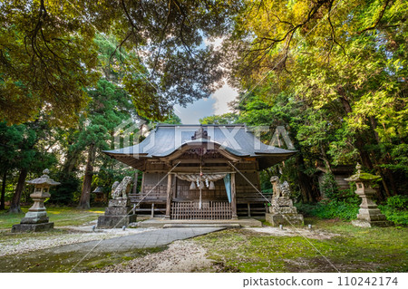 Hahaki Shrine Hall of Worship Fukuniwa, Kurayoshi City, Tottori Prefecture 110242174