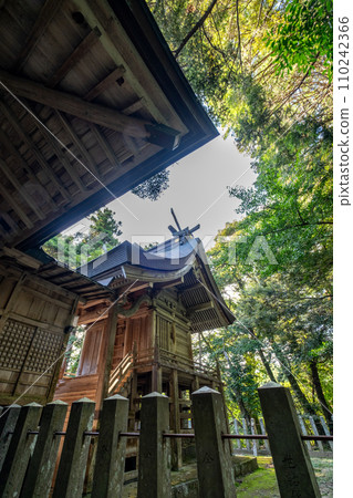 Main shrine of Hahaki Shrine, Fukuniwa, Kurayoshi City, Tottori Prefecture 110242366