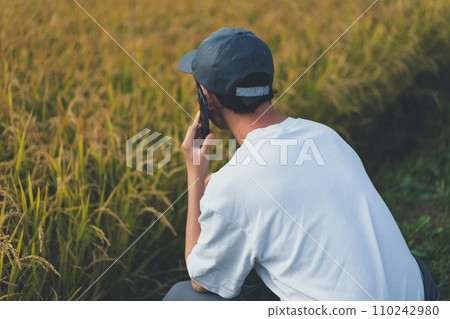 farmer, farmhouse, phone 110242980