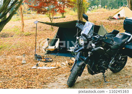 秋季露營旅遊 110245163