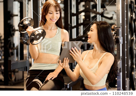 A trainer who uses AI to decide on training plans A trainer who uses AI to decide on training plans 110248539