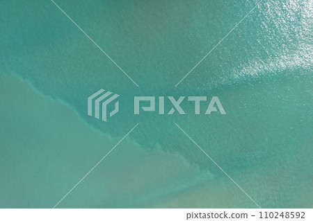 用無人機拍攝的海上照片 110248592