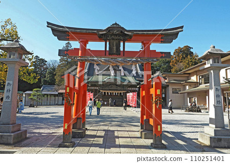 Torii of Yayumi Inari Shrine [Higashimatsuyama City, Saitama Prefecture] 110251401