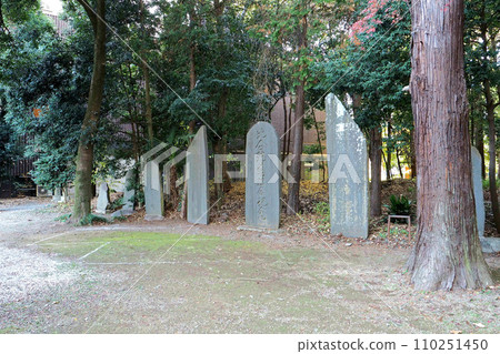 Stone monument of Yayumi Inari Shrine [Higashimatsuyama City, Saitama Prefecture] 110251450