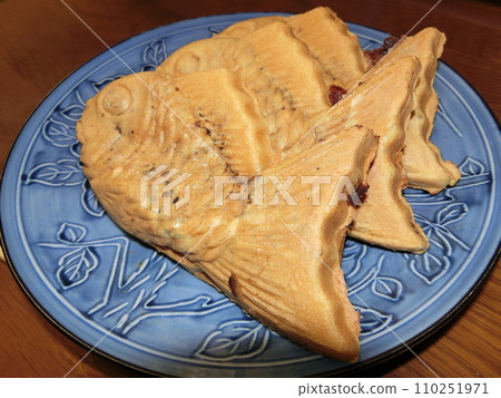 Japanese sweets with bean paste Taiyaki Japanese sweets with bean paste Taiyaki 110251971
