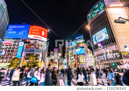 Tokyo cityscape in Japan New Year's Day...Shibuya is crowded. May the new year be a wonderful time... = January 1, 2020 110256543