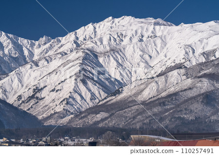 [長野縣] 冬天的北阿爾卑斯山/白馬村 110257491