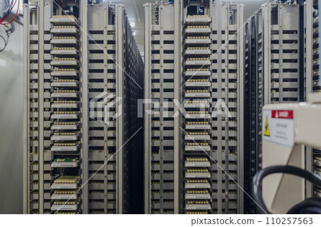 Mechanical arm 110257563