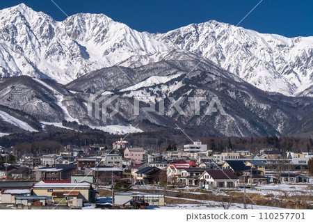 [長野縣] 冬天的北阿爾卑斯山/白馬村 110257701