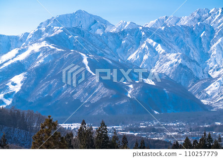 [Nagano Prefecture] Snowy Northern Alps/winter view of Hakuba Village Aoki Village 110257779