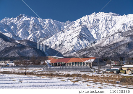 [Nagano Prefecture] Snowy Northern Alps/Hakuba Village in winter 110258386