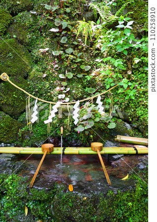 Kyoto Kifune Shrine Main Shrine Divine Water (Kyoto City, Kyoto Prefecture) Kyoto Kifune Shrine Main Shrine Divine Water (Kyoto City, Kyoto Prefecture) 110258910