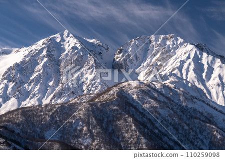 [Nagano Prefecture] Snowy Northern Alps/Hakuba Village in winter 110259098