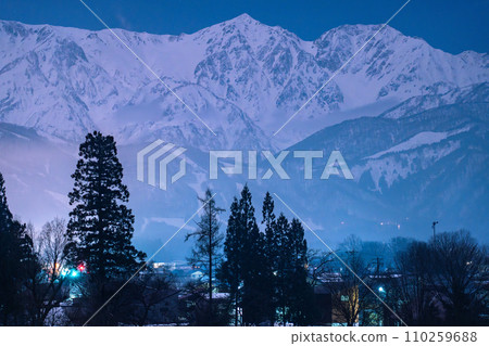 [Nagano Prefecture] Snowy Northern Alps/Hakuba Village Oide Park in winter 110259688