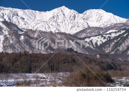 [長野縣] 冬天的北阿爾卑斯山/白馬村 110259754