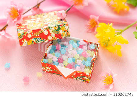 Hinamatsuri image - Konpeito, peach blossoms and rape blossoms 110261742