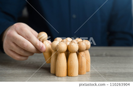 Selecting workers from a pool of candidates. Pull out people from a group of figures. Gather in a new team. Integration of new members. Found a community. Hiring. Divide customers into groups. 110263904