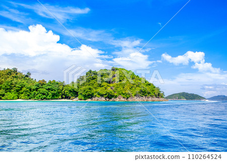 Beautiful panoramic tropical landscape of the Similan Islands, Thailand 110264524