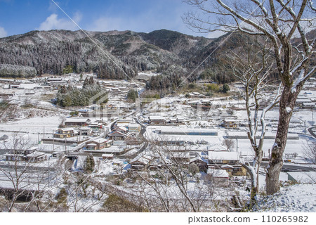 日本最美的村莊「岐阜縣下呂市馬瀨村」的冬景 110265982