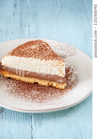 Bittersweet chocolate cheesecake 110268048