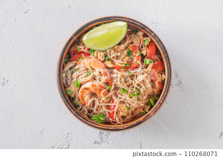 Bowl of pad thai Bowl of pad thai 110268071