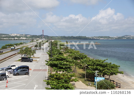 海底道路風景_沖繩縣 110268136