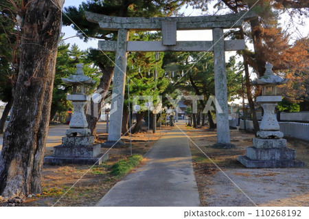 Approach to Yamihama Shrine (Ryuogu Shrine, Nakatsu City) 110268192