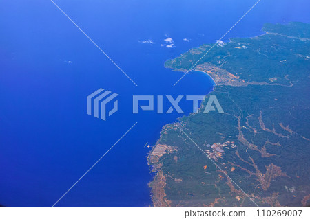 從石川縣能登半島上空看到的滋賀町和滋賀核電廠 110269007