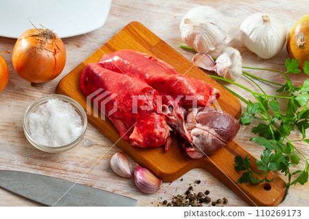 Raw lamb lungs and heart with natural ingredients Raw lamb lungs and heart with natural ingredients 110269173