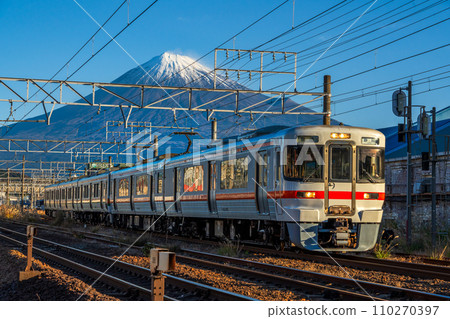 富士山和JR電車 110270397