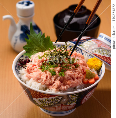 根吉羅丼 鮪魚丼丼 根吉羅丼 鮪魚丼丼 110274872