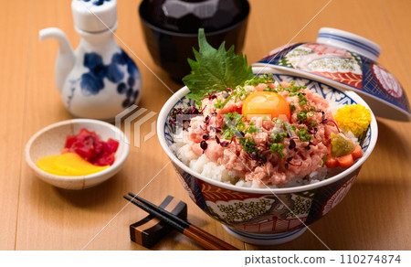 根吉羅丼 鮪魚丼丼 根吉羅丼 鮪魚丼丼 110274874