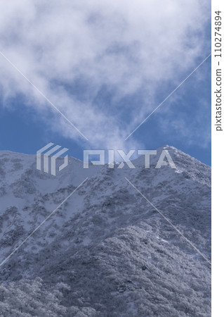 Image of winter mountain climbing Mt. Daisen 110274894