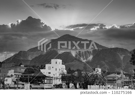 神秘的武甲山 110275166