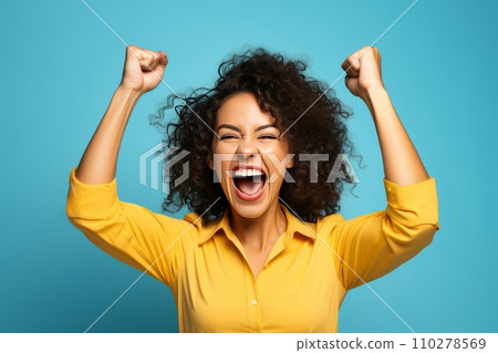 A woman expressing joy with her whole body 110278569