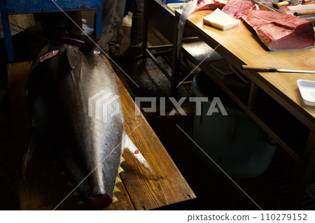 Tuna on the Japanese table Tuna on the Japanese table 110279152