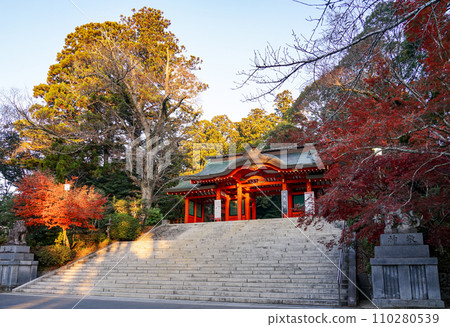 A quiet morning at the main gate of Katori Shrine (Katori City, Chiba Prefecture) A quiet morning at the main gate of Katori Shrine (Katori City, Chiba Prefecture) 110280539