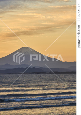 The sky dyed red by the sunset and Mt. Fuji seen from Shonan The sky dyed red by the sunset and Mt. Fuji seen from Shonan 110283048