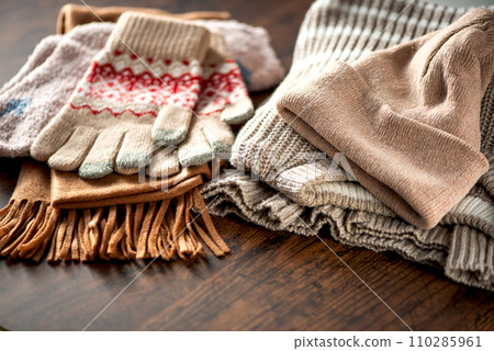 winter clothing 110285961