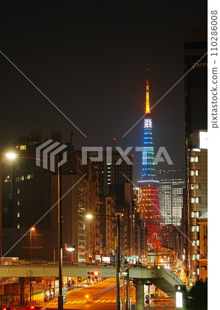 夜晚的燈塔 110286008