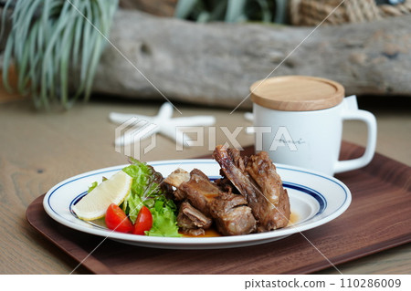 美味的牛排和咖啡 美味的牛排和咖啡 110286009
